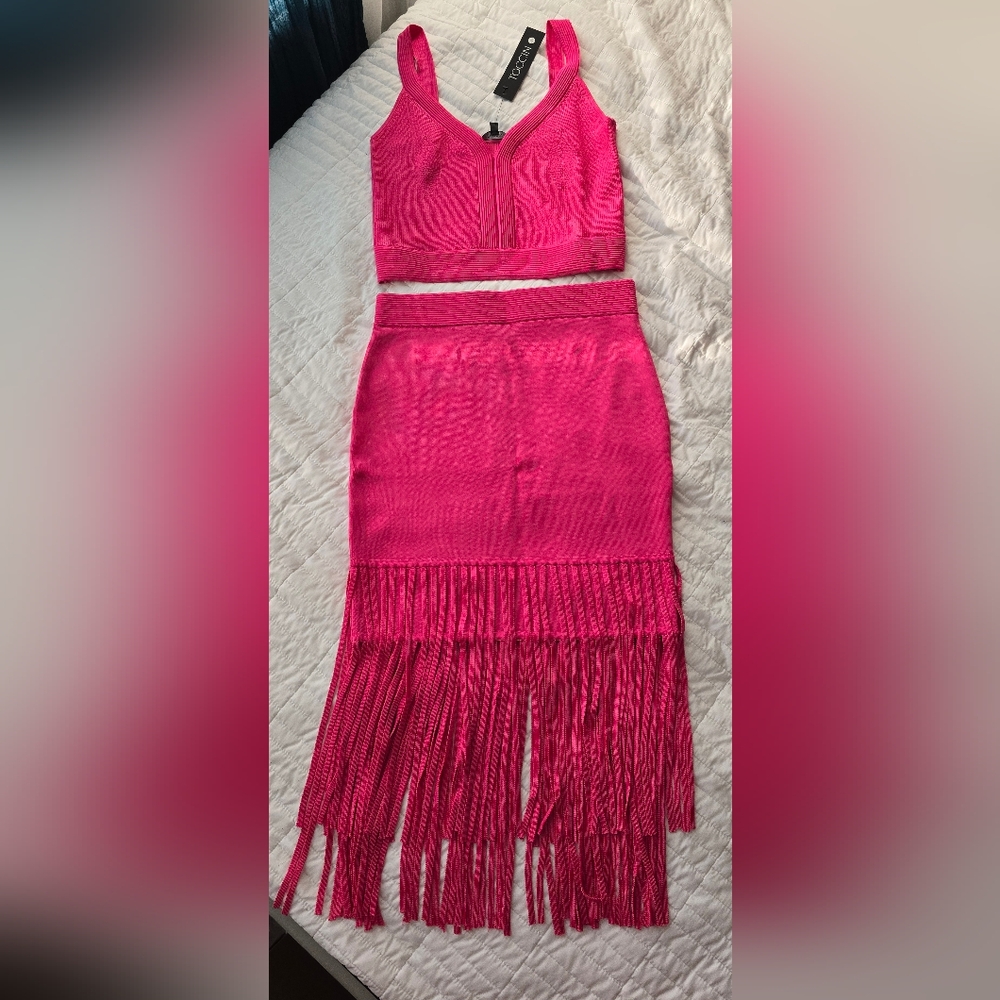 NWT!! Toccin Women’s Pink Fringe Knit Skirt Set - Picture 4 of 15